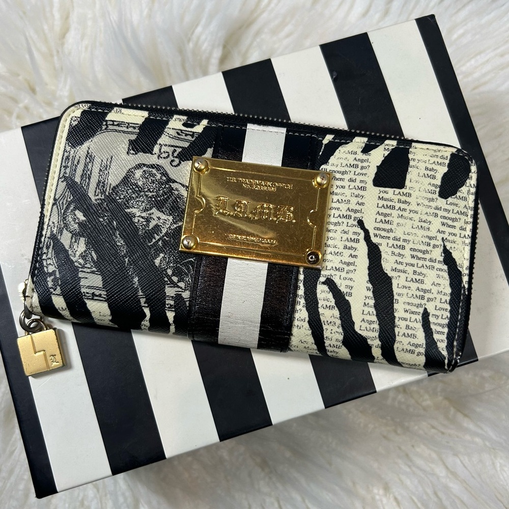 ❤️‍🔥L.A.M.B. Designer Zip Clutch Wallet❤️‍🔥